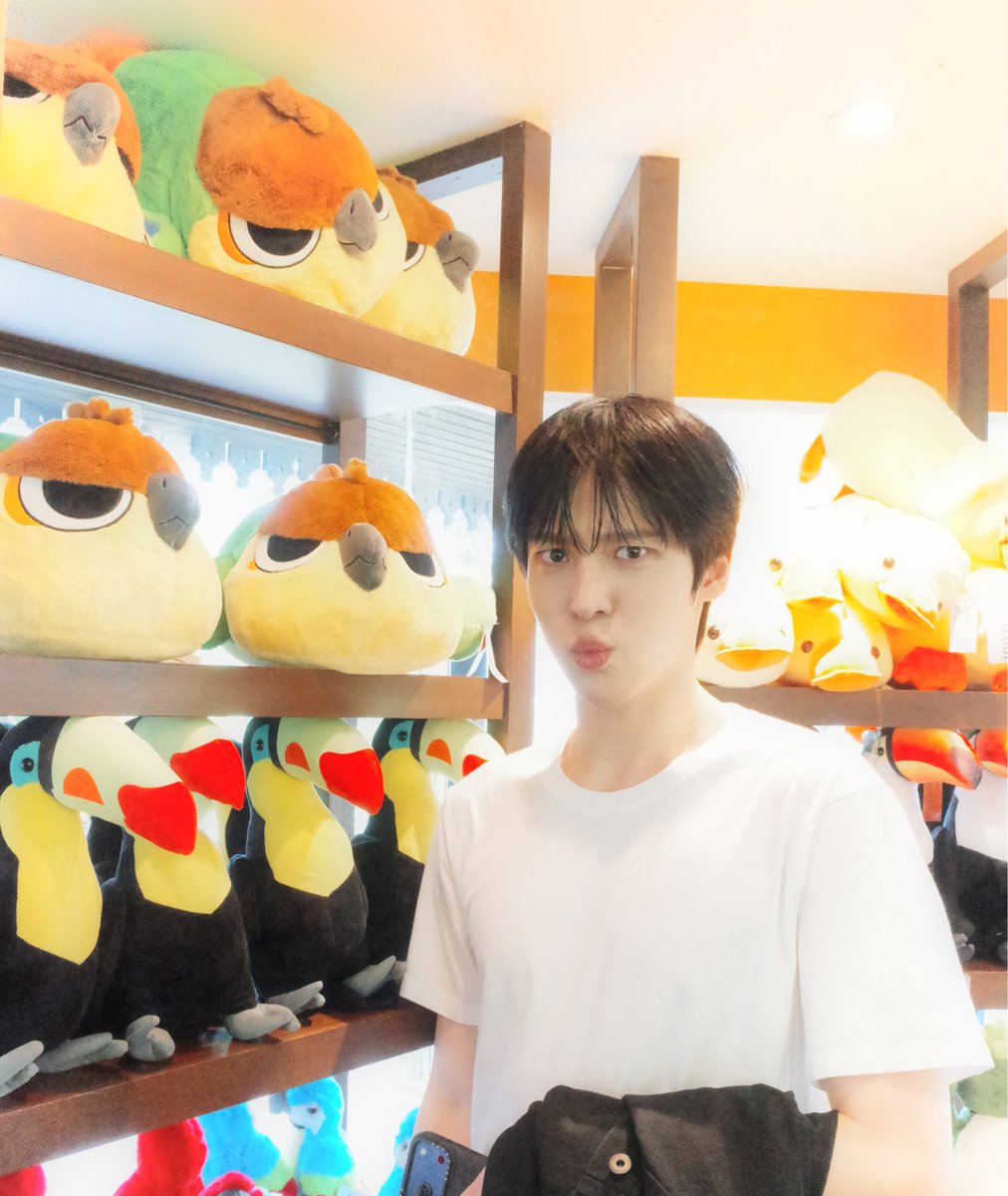 mandu_ys's tweet photo. 아니 잠깐 프데푸데 츠자고인낫는데 내행복이가왓다가서초깜찍앵그리호튜프사와배사를바꾸고사랑고백하고가셧다고?아정말슬프지만내오빠님새벽4시퇴근하신걸버니마음아프네오라버니들푹주무세요그치만귀여미사진감사합니다🥰🥰 https://t.co/dPT23GgOs3