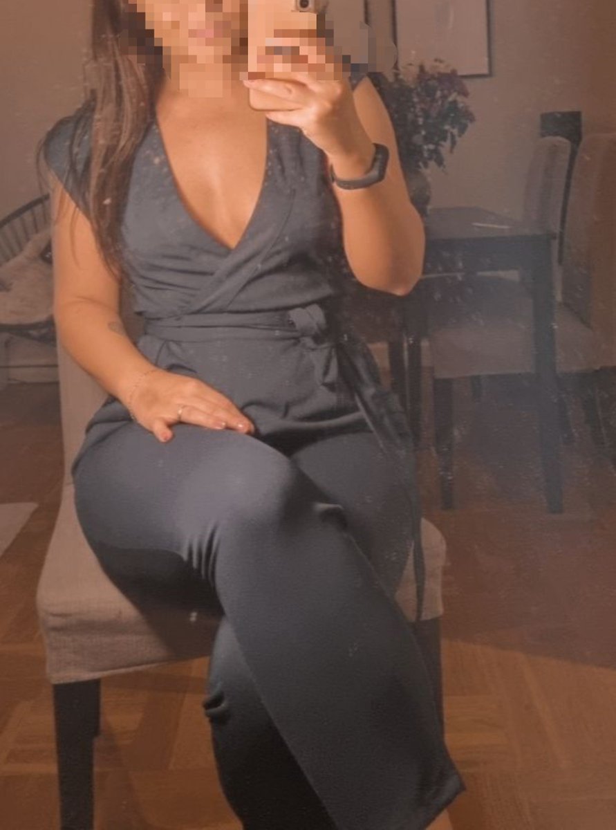 godessHanna5's tweet photo. Du drömmer om mig på nätterna, eller hur din gris 

Findom https://t.co/OXGgfxYLso