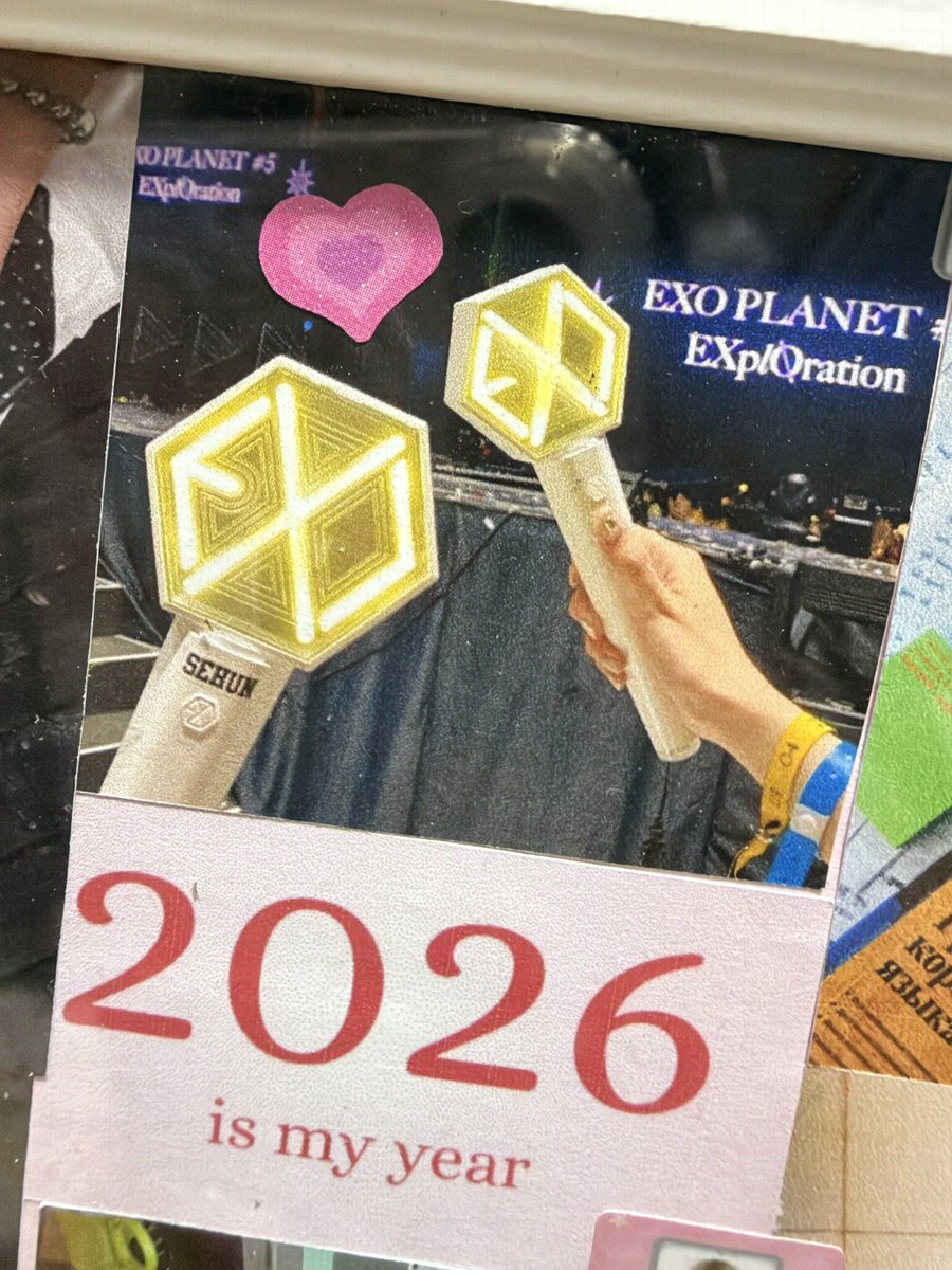 bvnnmyeon's tweet photo. twt borró mi foto lol https://t.co/CjGfbm7wun