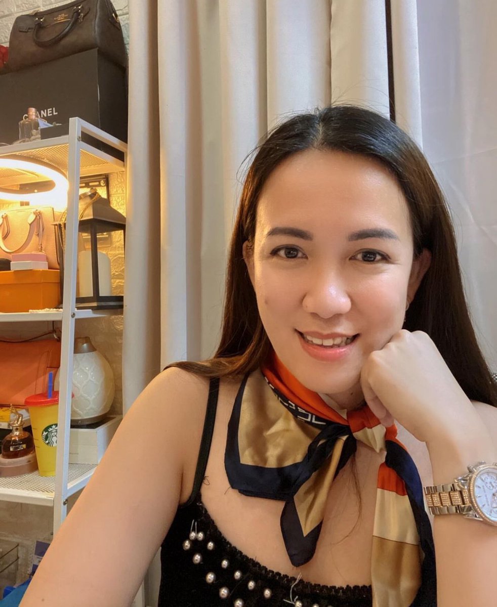 Carlaxafn's tweet photo. Maybe the next beautiful connection starts with a simple Hello. So handsome, are you brave enough to say hi? 😉😍🥰 https://t.co/ESVjZ3Ediz