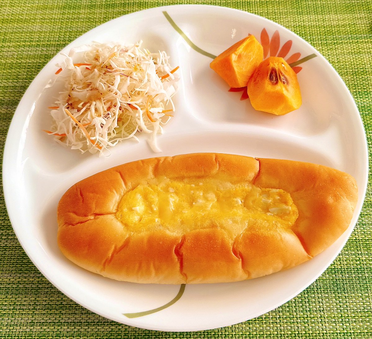Toshiro_O's tweet photo. 朝ごはん
#朝ごはん #朝食 
#朝ごはんしっかり食べよう 
#柚子胡椒たまごぱん https://t.co/o4kWx0aIwO