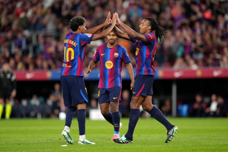 SoccerKingJP's tweet photo. 🇪🇸試合結果🇪🇸
新加入ゴードンが初ゴール！　バルセロナ、ヘタフェに3発快勝で開幕8連勝
https://t.co/WMQoLMA0qi

🗣️編集部より
「ゴードンが先制点を決めたほか、ジェズスやクンデにも得点が生まれたバルセロナが、公式戦9連勝を飾りました」 https://t.co/OZbHxmYV0p