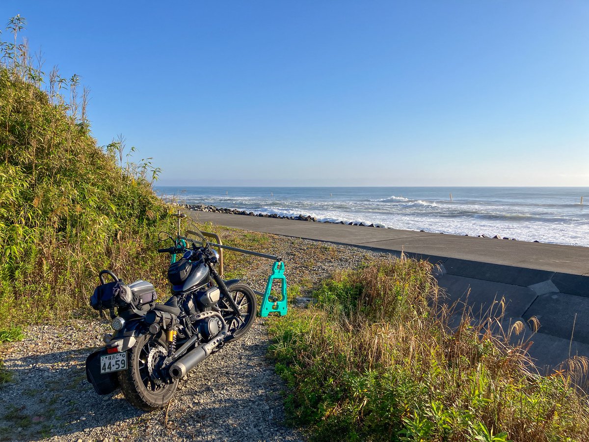 motorcycle_cat's tweet photo. ダートを抜けて、沿岸の立入禁止エリア手前まで来た。結構波が高いな。 #XVS950CU https://t.co/Clb08n0awu