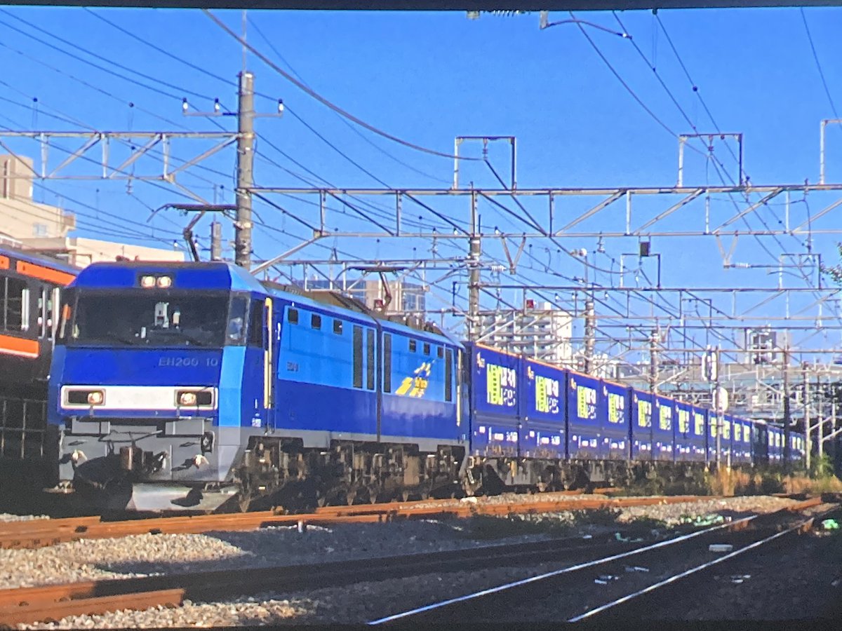 kokutetsu113115's tweet photo. 早起きしてブルサン牽引のトヨロンを。
青統一された組成が良いですな😌。 https://t.co/BEgJ7sUPXo