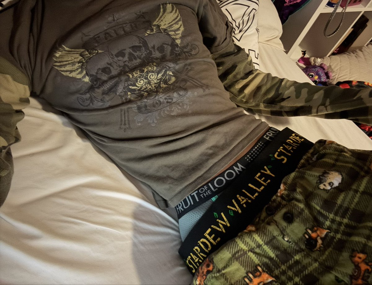 widowspy's tweet photo. oomfs loves these pjs https://t.co/DeJgIYUc1K