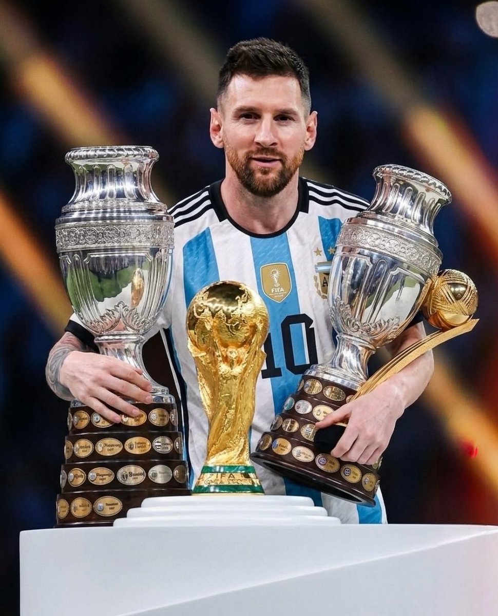 Kamaraxio's tweet photo. Messi is more than a footballer; he's a whole era of football history. From the impossible dribbles to the World Cup glory, the magic speaks for itself. The GOAT debate may never end, but his legacy is forever.
#GOATsUseKolan
@kolan_xyz https://t.co/BPJadgk1XV