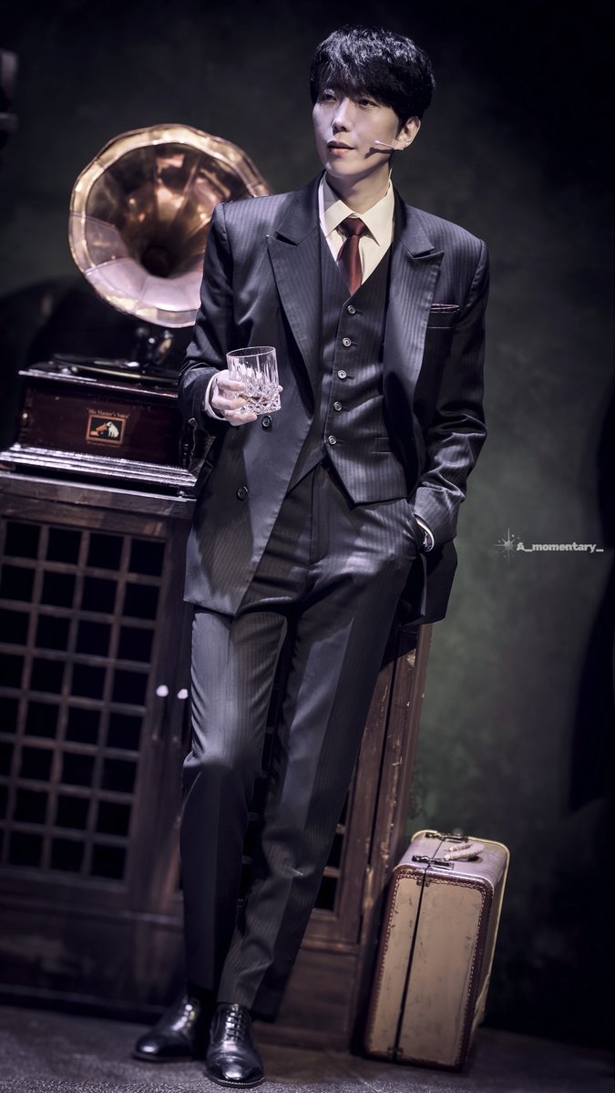 A_momentary__'s tweet photo. 20261010 뮤지컬 사의찬미 스페셜 커튼콜

사내 役 | 김재범 배우님 

범사내 전신이 주는 감동 https://t.co/cF4HXnGvnr