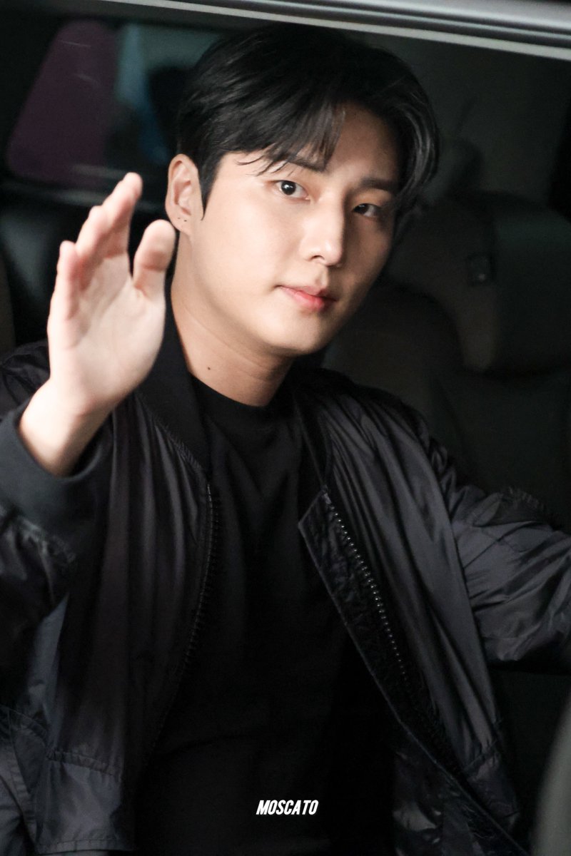 moscato__k's tweet photo. 261011 수고했어~ 푹쉬자~
#영케이 #YoungK #강영현 #데이식스 #DAY6 https://t.co/VAtLRbjPmb