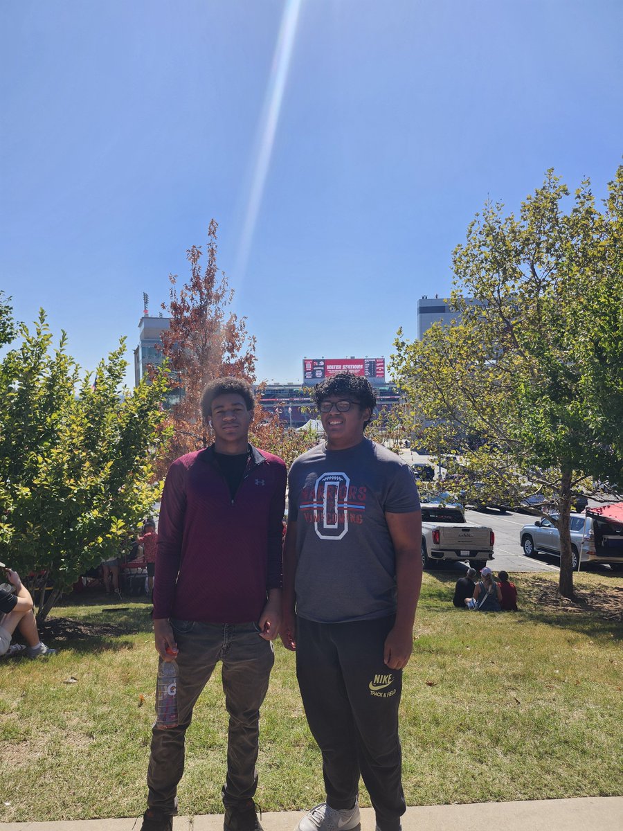 OaksHS_Football's tweet photo. Class of 2028 @KeJuanRobitlls and Keania game day invitation to attend the Arkansas vs. Tennessee matchup!

These young men continue to put themselves in position to become two of the top football recruits in the Delaware County area. Their future is extremely bright.

#ALLIN https://t.co/vbCkRc3kLq