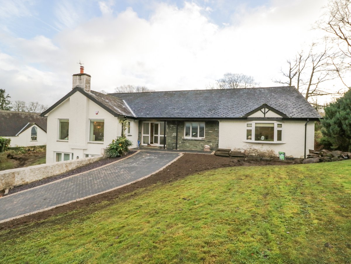 scateringcouk's tweet photo. Whimhowe is a detached, pet-friendly holiday home resting in the lovely town of Windermere in Cumbria set within the stunning Lake District...
🐾 Dog friendly
📍 Windermere, Cumbria
https://t.co/d5szNUPOas
#Windermere #Cumbria #DogFriendly #HolidayCottage #SelfCatering https://t.co/12rbdEiSfU