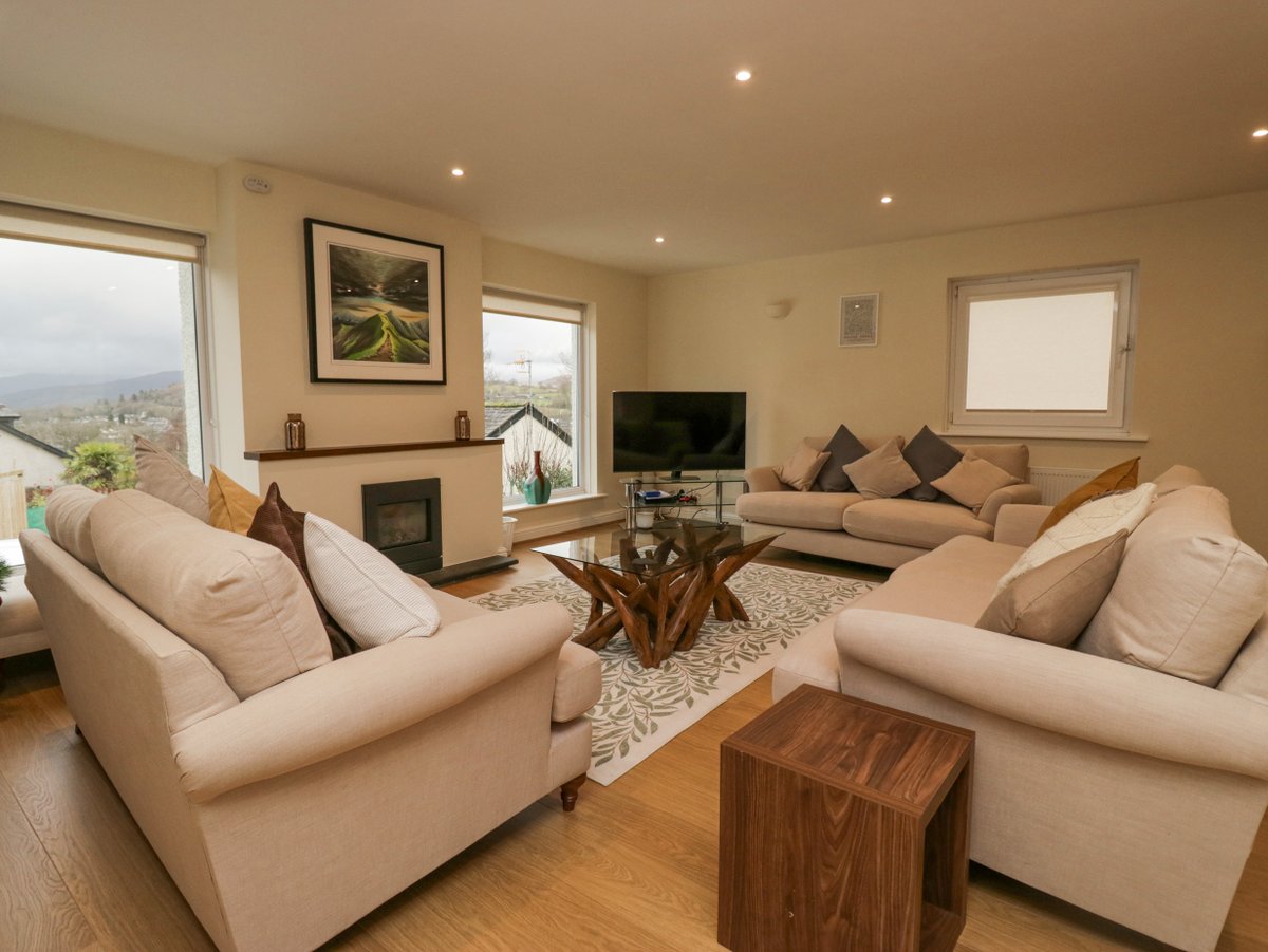 scateringcouk's tweet photo. Whimhowe is a detached, pet-friendly holiday home resting in the lovely town of Windermere in Cumbria set within the stunning Lake District...
🐾 Dog friendly
📍 Windermere, Cumbria
https://t.co/d5szNUPOas
#Windermere #Cumbria #DogFriendly #HolidayCottage #SelfCatering https://t.co/12rbdEiSfU