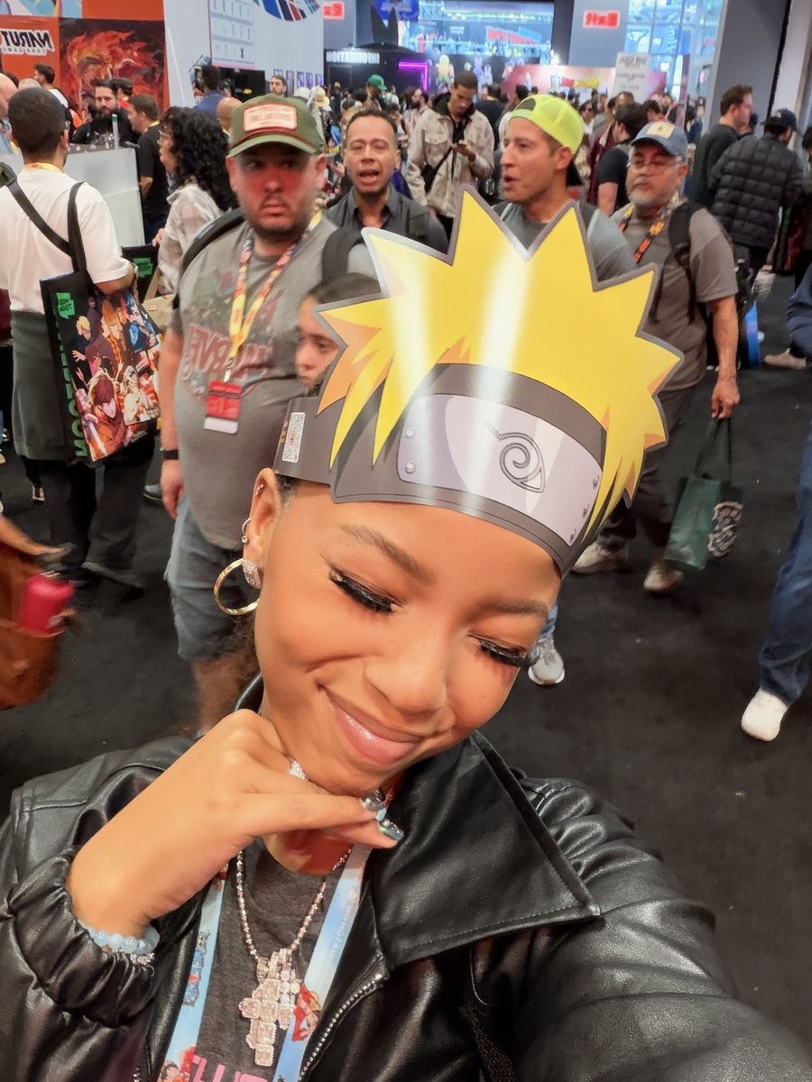 ChloeBailey's tweet photo. comicon was a success ✨ https://t.co/gDWDA9vV8I