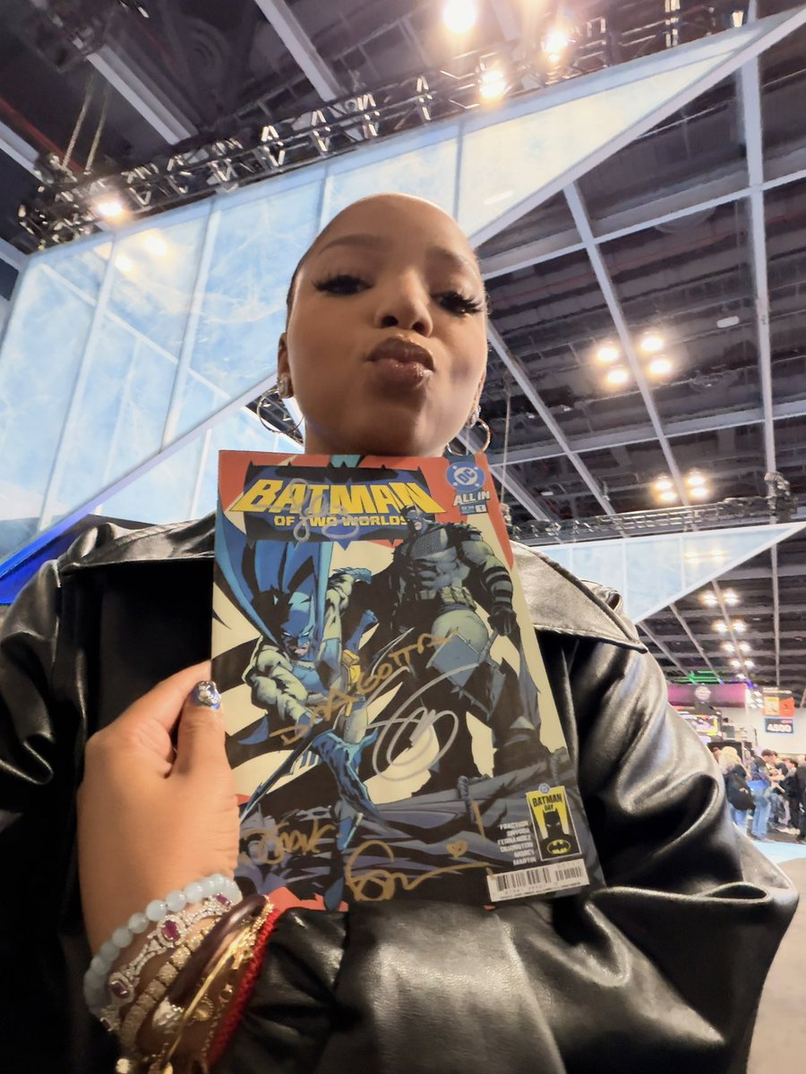 ChloeBailey's tweet photo. comicon was a success ✨ https://t.co/gDWDA9vV8I
