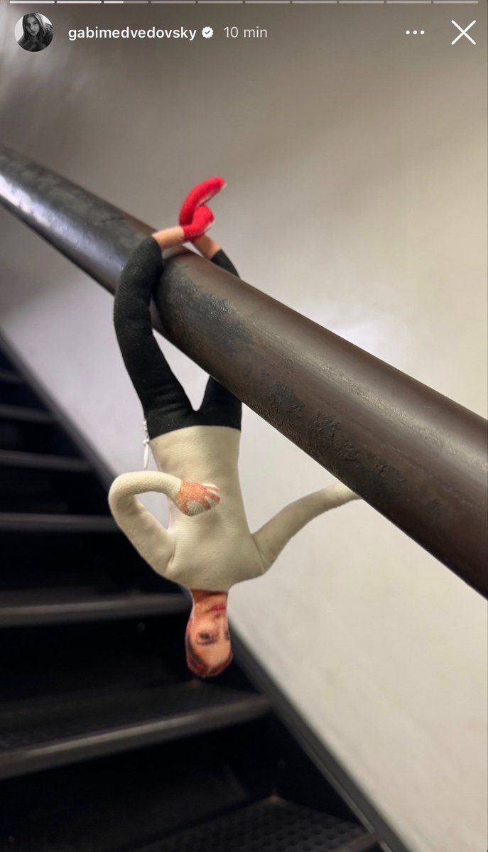 gracinhasdagabi's tweet photo. sendo que até a gabi de pano é engraçadinha https://t.co/B5MwOOSrJ6