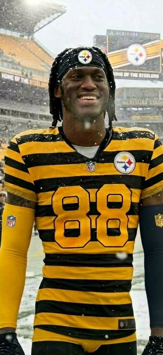 MakinMoneyQuan's tweet photo. @brgridiron @AdamSchefter https://t.co/e97xlEqIov