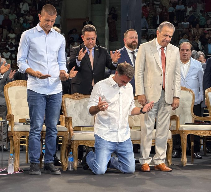pmarcelo1972's tweet photo. Uma imagem vale mais do que mil palavras. https://t.co/unXXpSlDuC
