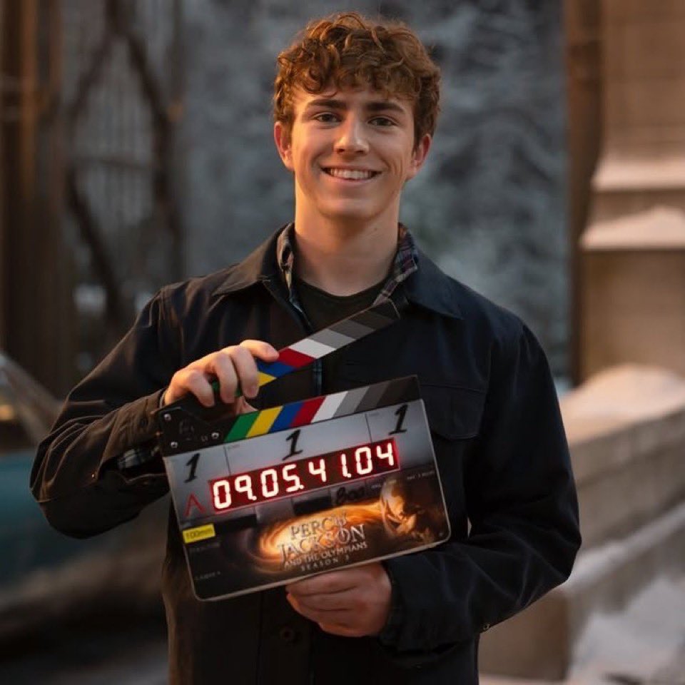 PortalWalkerBR's tweet photo. Walker sobre querer dirigir algo no futuro e se ele dirigiria Percy Jackson:

“Quero, mas no momento só estudo e faço Percy Jackson então seria no futuro. E não acho que posso dirigir eu mesmo, mas se… quando eu tiver 30 anos e não conseguir trabalhos e alguém quiser fazer “Heróis do Olimpo”, eu vou querer.”