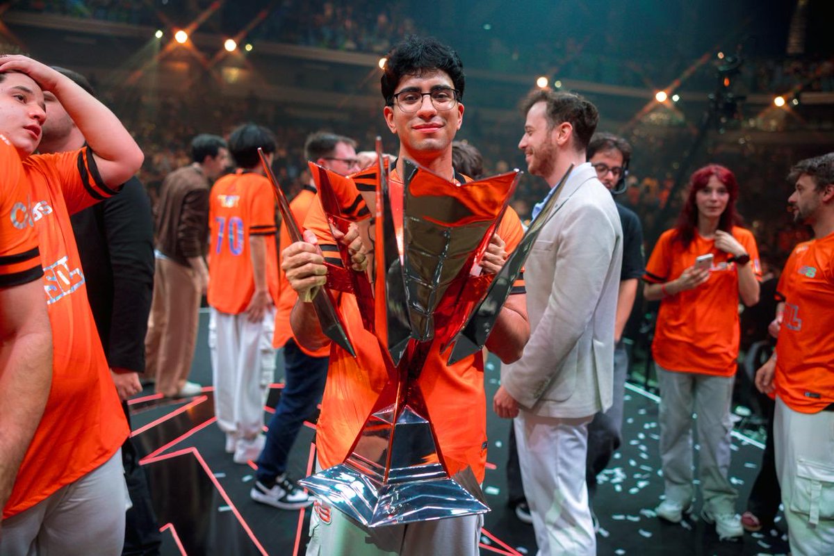 Ackerman_sup's tweet photo. FINALMENTE somos campeões da CBLOL; sinto um orgulho incrível de todo o grupo que foi montado e que batalhou tanto. Espero que vocês tenham aproveitado a final tanto quanto eu. GGs Furia

🇦🇷CAMPEONES LA CSM NOS VEMOS EN MAIN STAGE EN WORLDSSS https://t.co/07gBYtk6qu