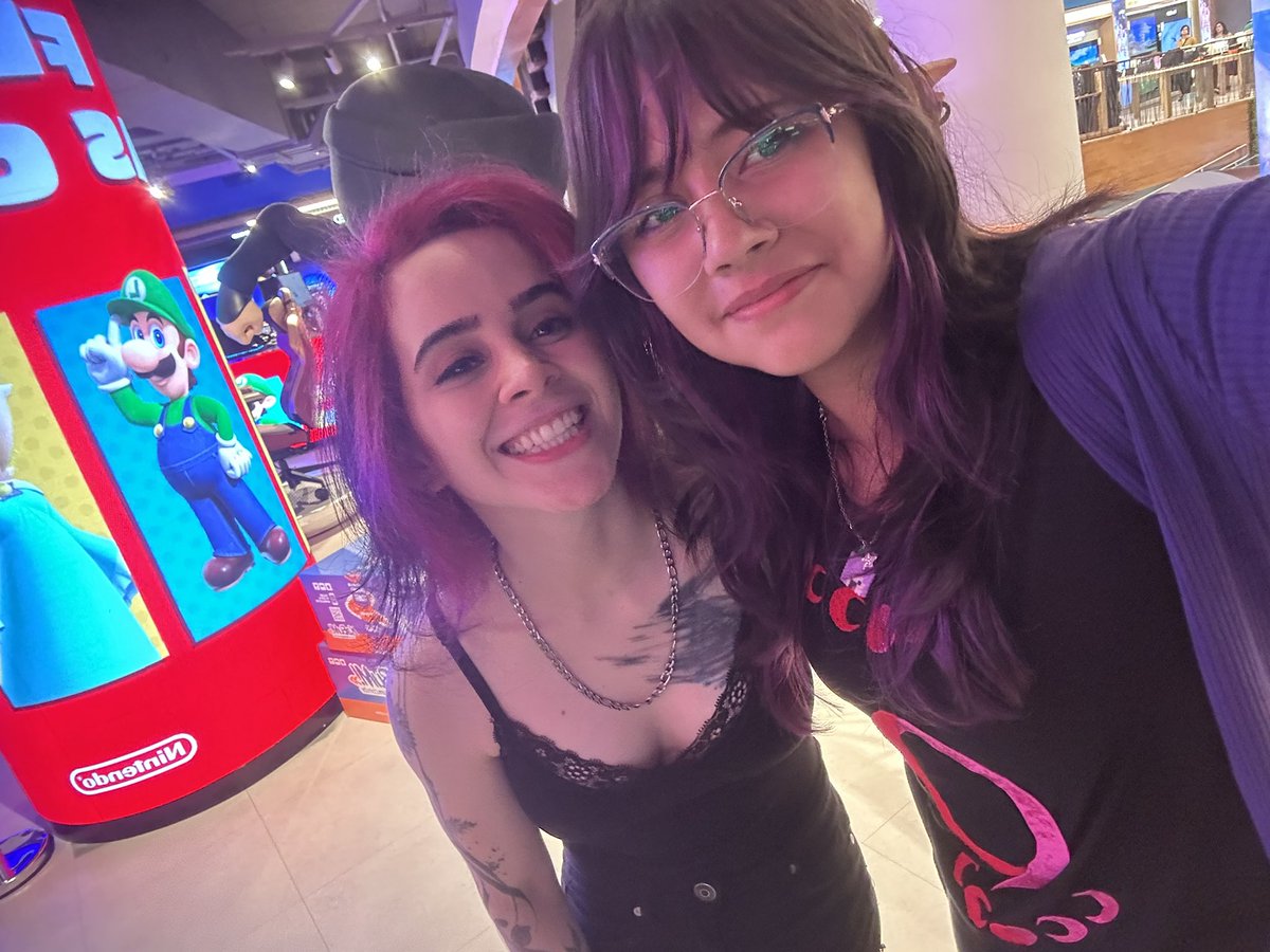 byydeh's tweet photo. EU FALTEI NO TRABALHO PRA VER 50 CENTAVOS DE PESSOA, MELHOR DIA DA MINHA VIDA @MoonKase https://t.co/yW6Q9JySGZ