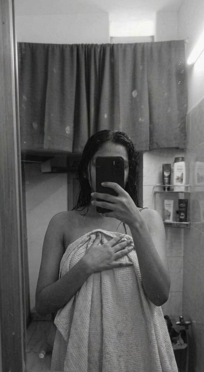kitti_Muskan07's tweet photo. #morning bath are the best ✨ https://t.co/hWSKDzvd30