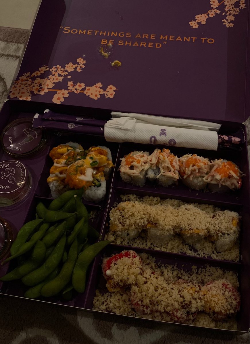 xiif66's tweet photo. my 10/10 was a little more special w sushi and sara ♡ https://t.co/1M6GCNIcOs