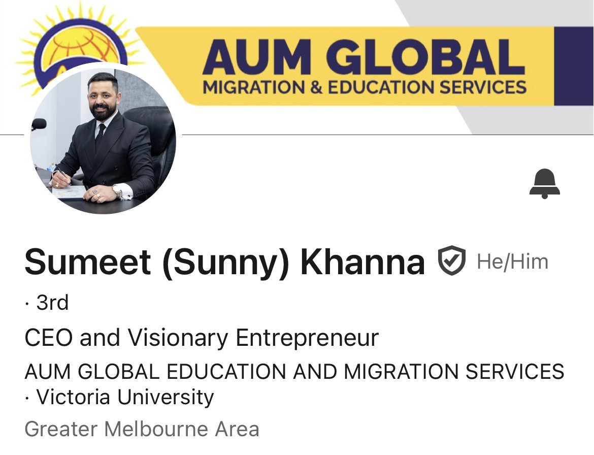 TDotResident's tweet photo. Why is this immigration consultant from Australia selling OSAP loans in Ontario??? 

What kind of scam has Doug Ford created here? https://t.co/2yBfXO4pVZ