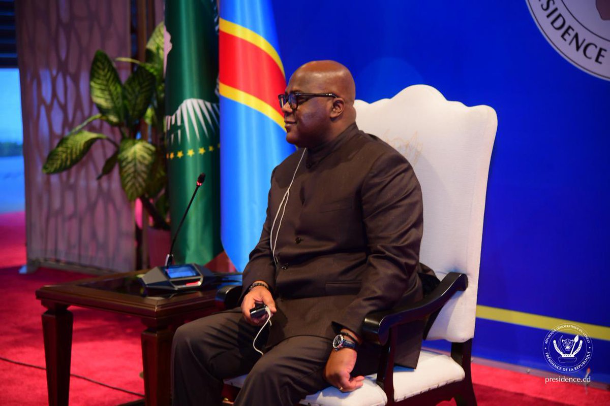 Presidence_RDC's tweet photo. Le Président de la République, Félix-Antoine Tshisekedi Tshilombo, a reçu ce samedi 10 octobre, à la Cité de l’Union africaine, les membres du Panel des facilitateurs de l’Union africaine (UA), au terme de deux jours de consultations à Kinshasa sur les efforts de paix en RDC et dans la région des Grands Lacs.

« C’était une mission fructueuse surtout pour la substance que nous avons eue, dans le but de trouver une solution à un conflit sur le continent qui n’a que trop duré et qui est le plus coûteux dans tous les sens », a déclaré Sahle-Work Zewde, ancienne présidente de l’Éthiopie.  

Dans la capitale congolaise, le Panel a rencontré notamment les officiels du pays et les membres de la société civile. Après Kinshasa, la délégation de l’UA se rendra en Ouganda et au Burundi, avant de visiter les villes congolaises de Beni, dans la province du Nord-Kivu, et Bunia, dans l’Ituri.