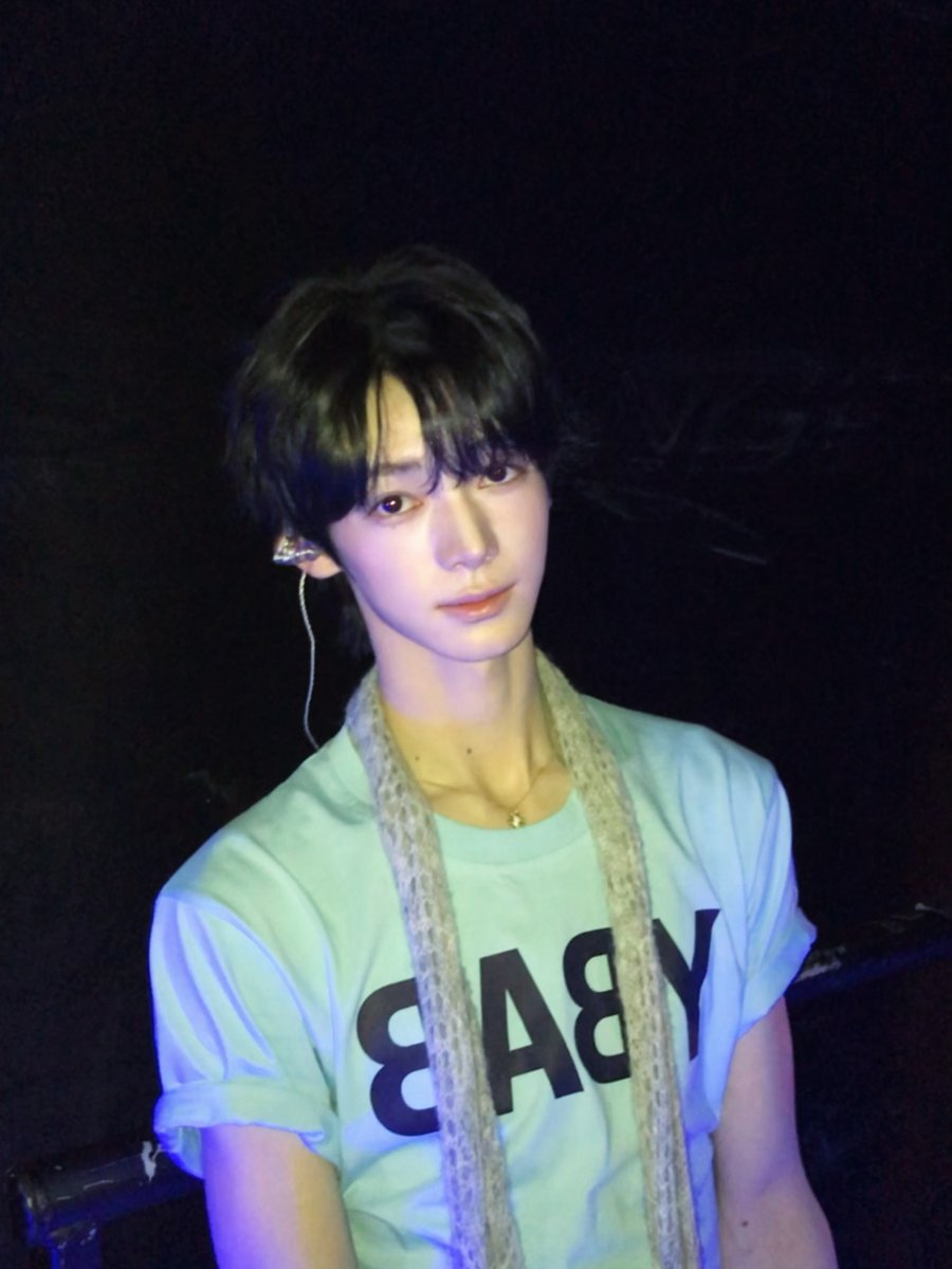 twhanjin's tweet photo. thank you, singapore! i love you, 42! https://t.co/iWt1NgXl5U