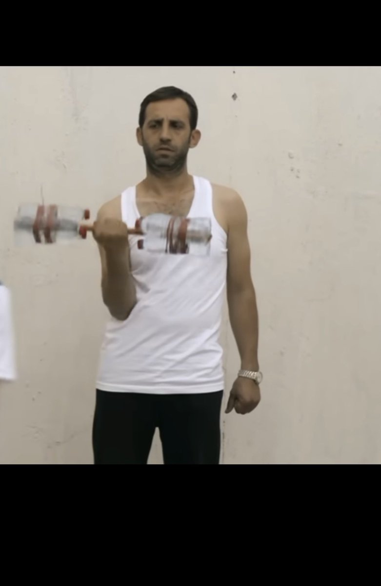 the8b8ll's tweet photo. @sekansnews Gym lerin fiyatlarını öğrendikten sonra evde yaptığımız kıyıcı şekli spor https://t.co/fsXEnfGaWh