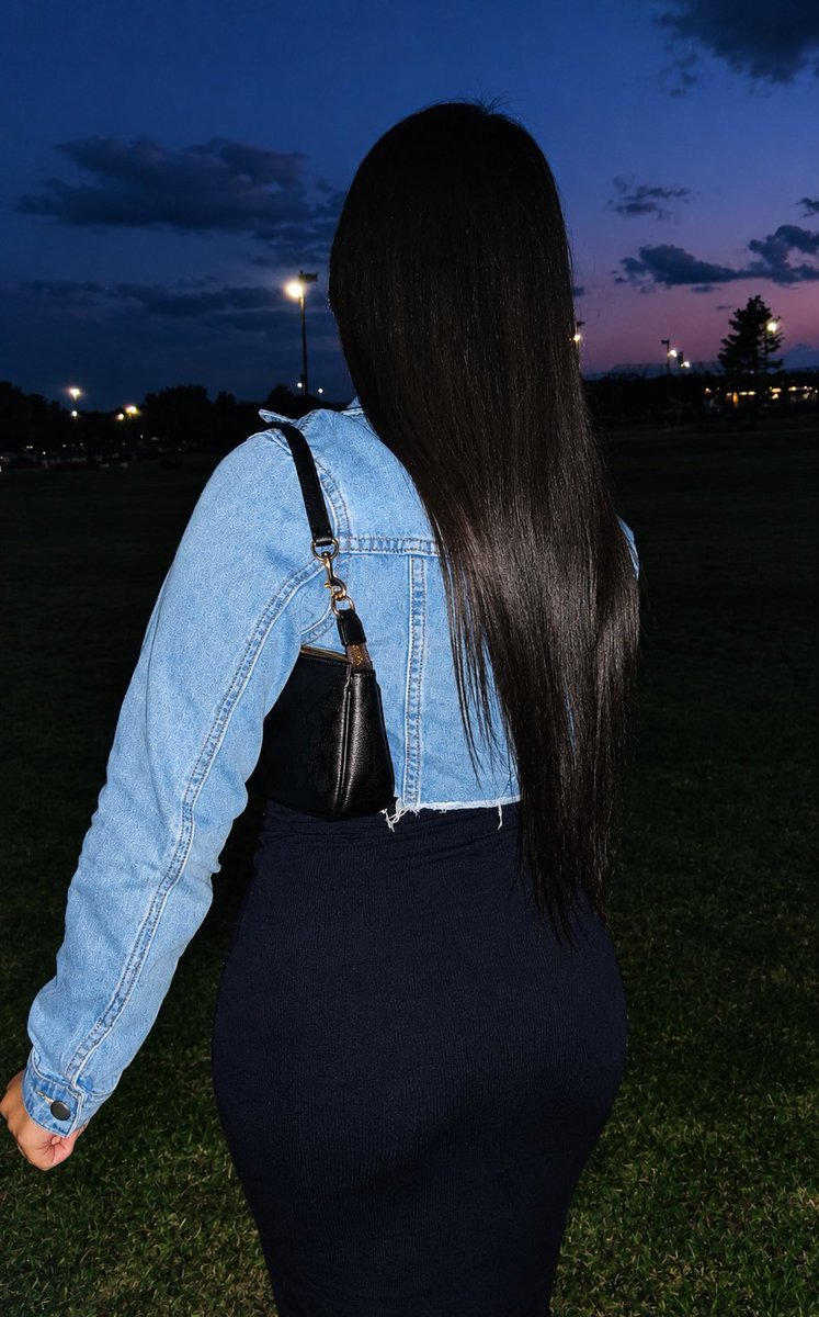 trejdluv's tweet photo. My ex said she missed me so I had to pull up and show her why she shouldn’t leave me #thick #latinaㅤㅤㅤㅤㅤ #bigass https://t.co/Q0EsbB0pD5