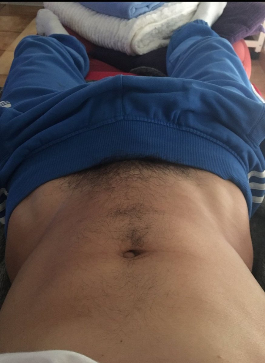 jvigx42's tweet photo. quien da más por comerse el bulto enteró #macho #rabo #polla https://t.co/ToM0cgYuC3