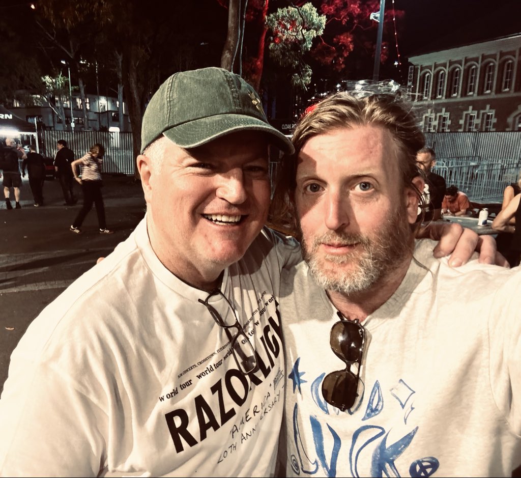 andywburrows's tweet photo. Stu MacGill. Legend. Lovely man. Great night in Sydney with @Razorlight https://t.co/E04u9vUY5b