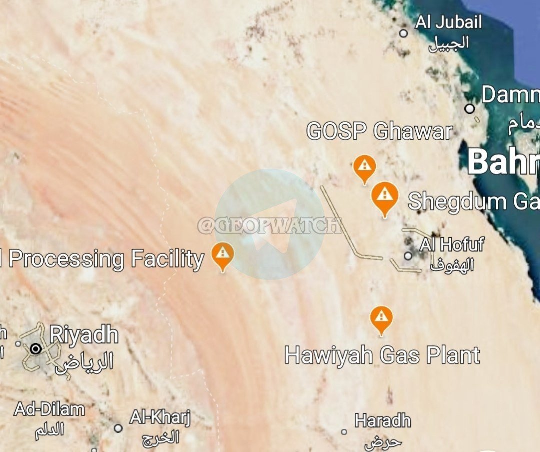 MarioNawfal's tweet photo. 🚨🇸🇦 Satellites reportedly show smoke rising from 4 Saudi oil and gas sites, including the world's biggest oil field

Khurais, a processing plant inside Ghawar, and the Shedgum and Hawiyah gas plants... all reportedly sending up plumes on the same day.

Ghawar is the largest conventional oil field on earth, and Khurais was one of the two sites hit in the 2019 strikes that briefly knocked out half of Saudi Arabia's oil output.

With the core of Saudi production under fire, $103 Brent won't survive the weekend, and Washington's decision on whether to step in just got far more urgent.

Source: Geopolitics on TG / Writer: Daniel