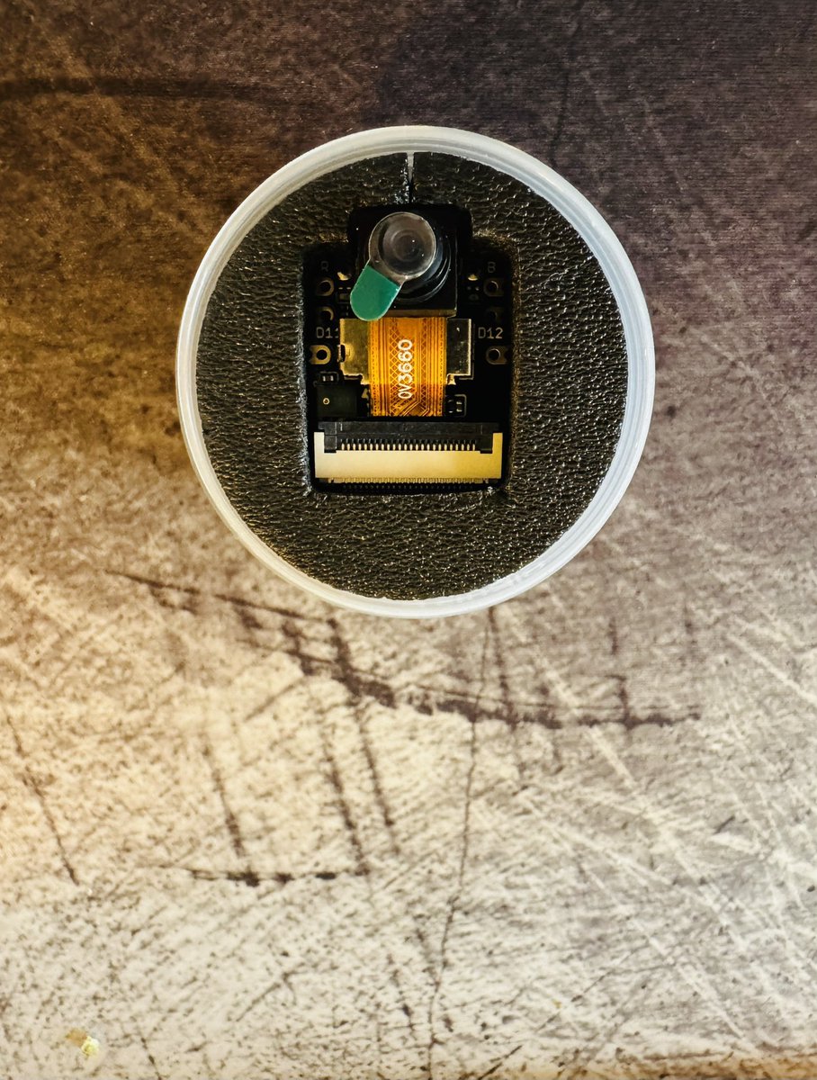 DataDeLaurier's tweet photo. new esp32 who dis?

i did not realize how small these actually are, no bigger than your thumb nail. https://t.co/vQ3MH6eCxT