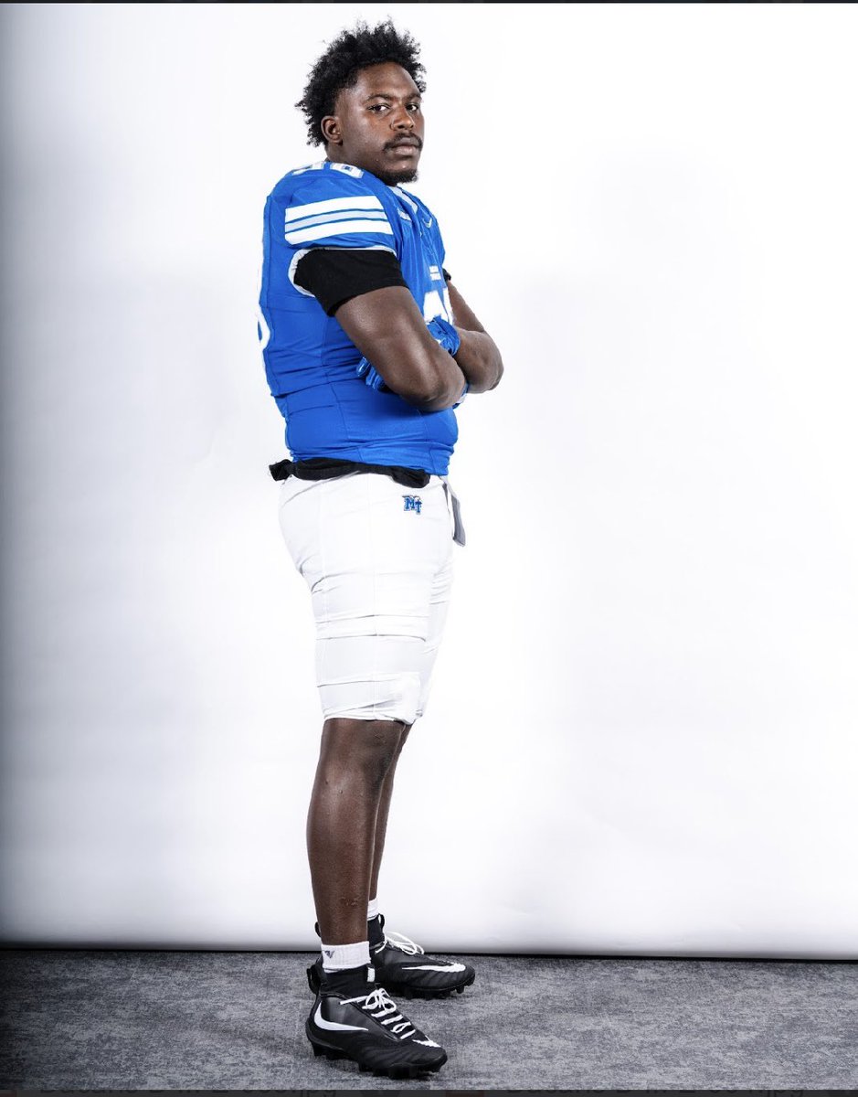Dacarisbrown1's tweet photo. go blue raiders ?? #jucobabi @MT_FB https://t.co/0lxtnINzAO
