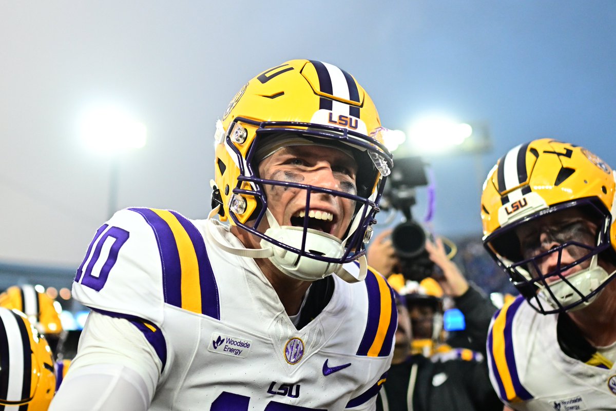 LSUfootball's tweet photo. Spot. The. Ball. https://t.co/9N3wF5mJoR