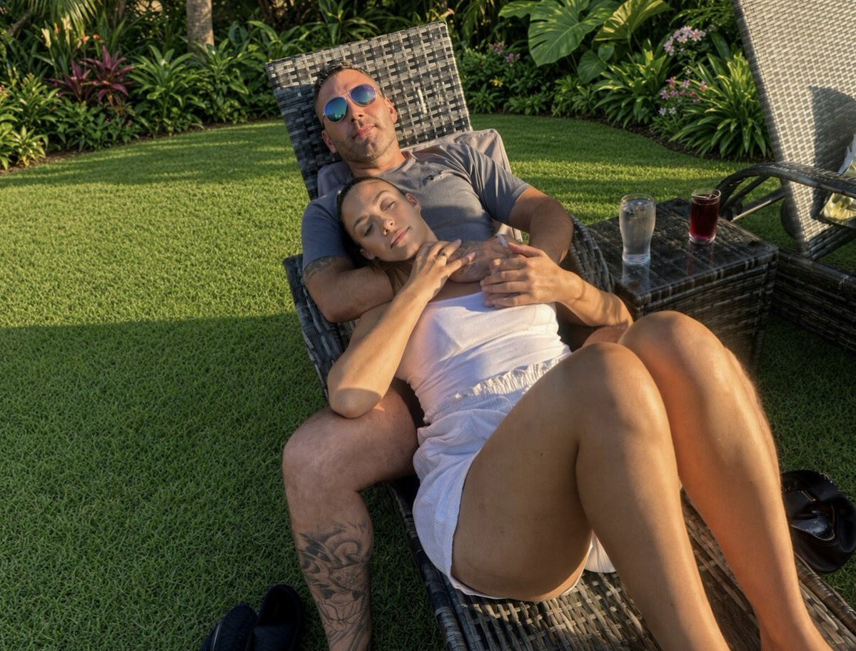 MandD_69's tweet photo. Sunshine, sexy vibes &amp; my favourite man 😘🔥

Enjoying the innocent moments… but we’re not always this well behaved 😈💋

#CoupleGoals #RealCouple #OnlyFansCouple #CouplesOfX #OnlyFansGirls https://t.co/WXQMFtKgvH