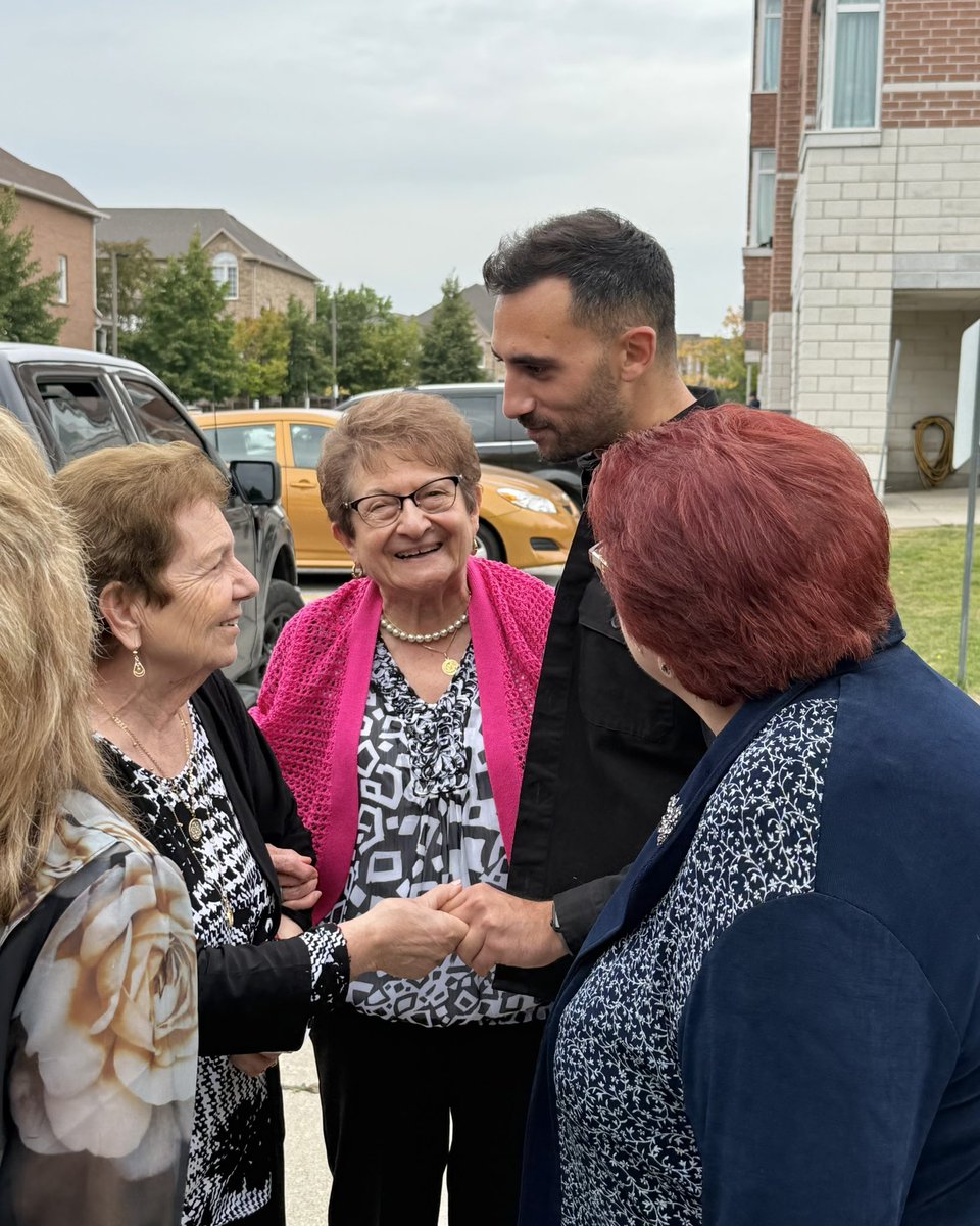 Sflecce's tweet photo. Celebrating Thanksgiving with my extended family in Vaughan. 

Always grateful to spend time with these lovely seniors at @elspethheyworth. https://t.co/dJJlWCgJtG