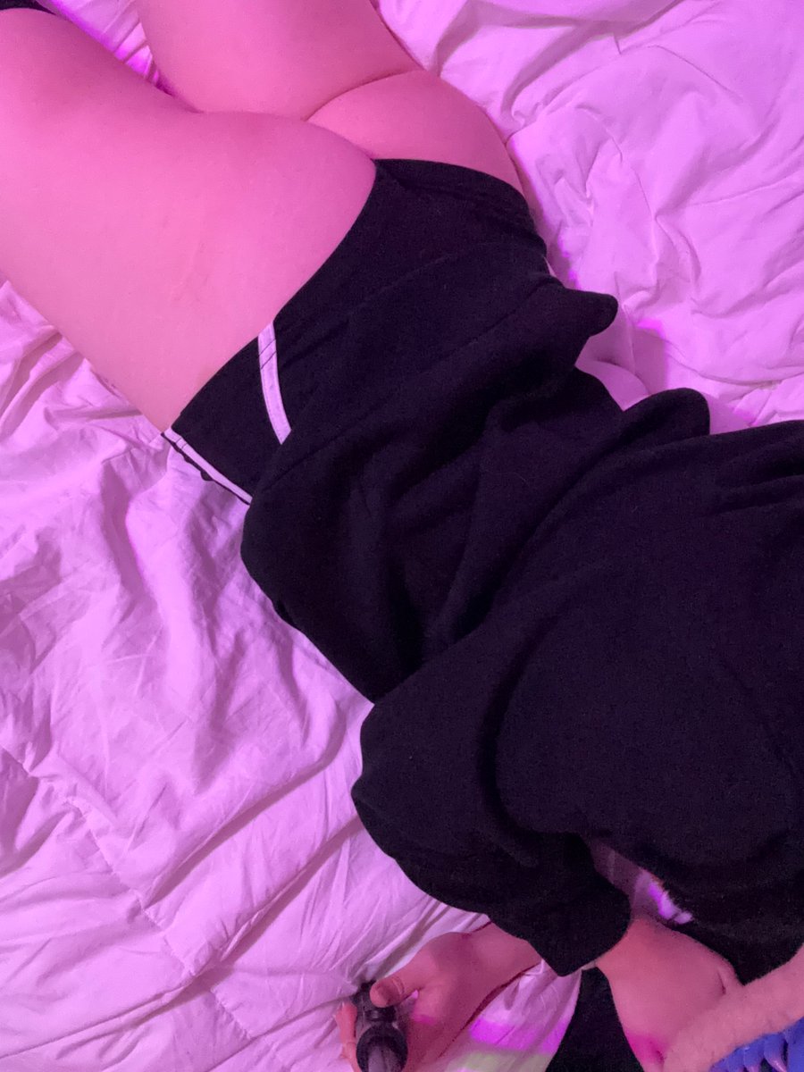 _Hawk_AD_'s tweet photo. I really like these shorts

Also erm Skank is supposed to stay off this account but I don’t have the fursuit head I normally take these kinds of pics in so.. if you recognize him no you don’t https://t.co/vcul90YN1q