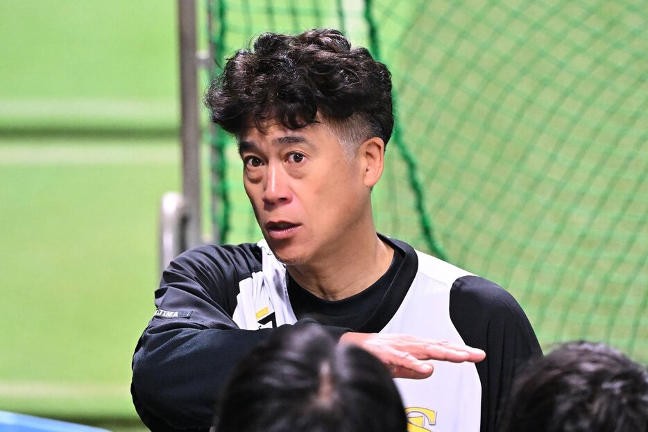 gnomotoke's tweet photo. 【ソフトバンク】中日・工藤新監督就任で城島CBOが改めて望んだ〝鷹先導のサイクル〟（東スポWEB）-Yahoo!ニュース https://t.co/KP2JnxtEUL

ソフトバンクの城島健司CBOが10日、中日の新監督に就任する工藤公康氏（63）に期待を寄せつつ、改めて「鷹のスタンス」を示した。 https://t.co/NxDOGx5DLP