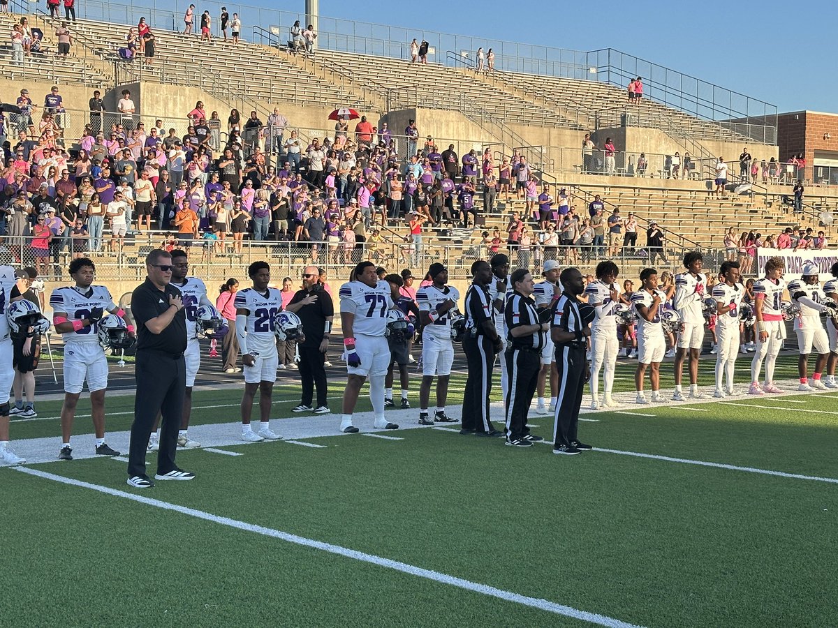RPHS_Panthers10's tweet photo. @RGAPMobileLive @FBISDAthletics @FortBendISD 🚨🏈FBL (V) 🏈🚨: Ridge Point v. Elkins! We’re in for a good night of football folks, so stay tuned-in! @RGAPMobileLive @FBISDAthletics @FortBendISD #TurnOutTheLightsOnTheKnights!#OriginalPost
Panthers 0
Knights 0
#PreGame7 https://t.co/5pDBOuLc70