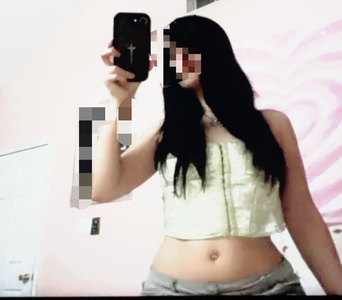glitchedoll's tweet photo. hiii!! :33 first post, say hi! https://t.co/KD8X82KzyG