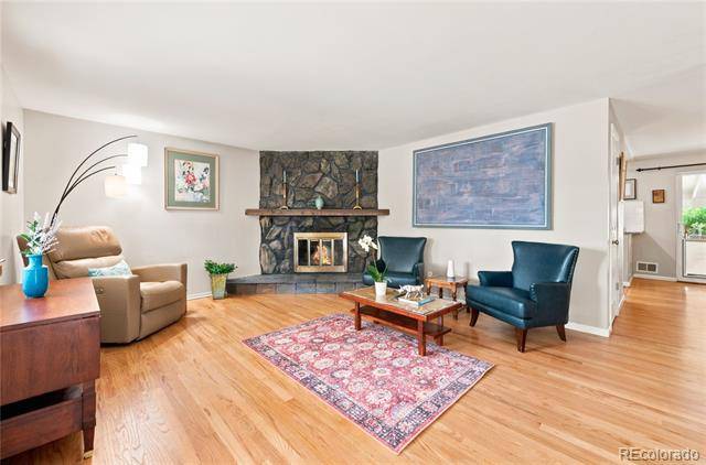 RhinoRealtyPros's tweet photo. 6521 S Logan ST, Centennial, CO 80121 just hit the market!
Take a look at this awesome space: https://t.co/NbAD89AmOD https://t.co/X6kRmrg5hP