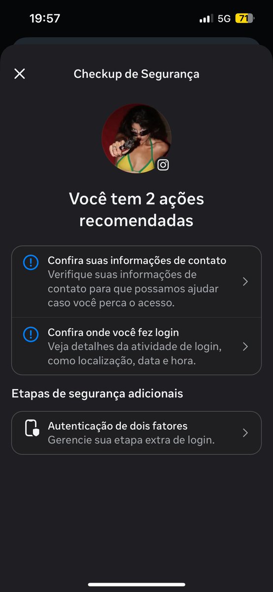 gabifariaeu's tweet photo. DENÚNCIA: Fui fotógrafa das manifestações do dia 08 de outubro e fui BANIDA sem mais nem menos para “confirmar se sou uma pessoa de verdade” pela meta, foi por pouco tempo, mas tiraram meu perfil do ar sem mais nem menos!!!!

A PERSEGUIÇÃO DAS BIG TECHS É REAL https://t.co/4rO2pqHrrB
