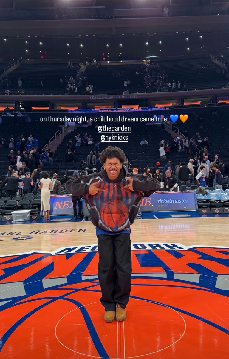 ADWDailyUpdates's tweet photo. Jordan Aaron Hall attended the New york Knicks game via Instagram https://t.co/jg0zFxXDLz