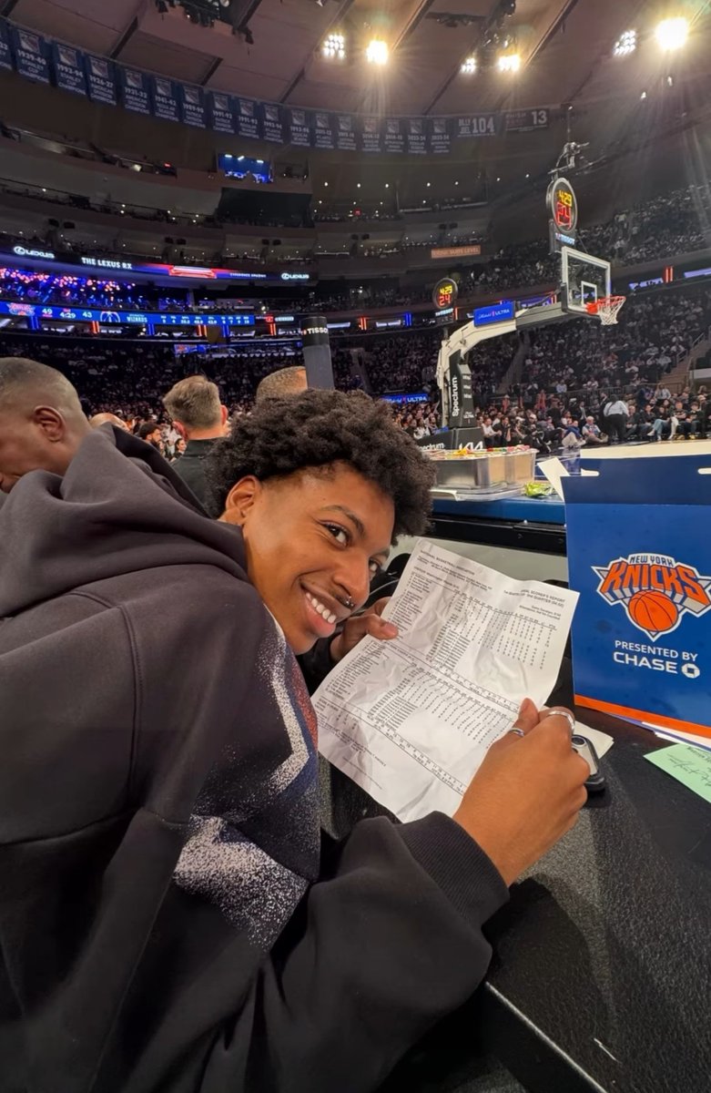 ADWDailyUpdates's tweet photo. Jordan Aaron Hall attended the New york Knicks game via Instagram https://t.co/jg0zFxXDLz