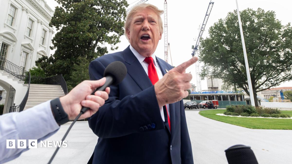 Mockingjay_us's tweet photo. Donald Trump: "It's time for Ukraine to get a new president." He made the remark after criticising Volodymyr Zelensky for striking Russian oil refineries. https://t.co/GfffgRjHso