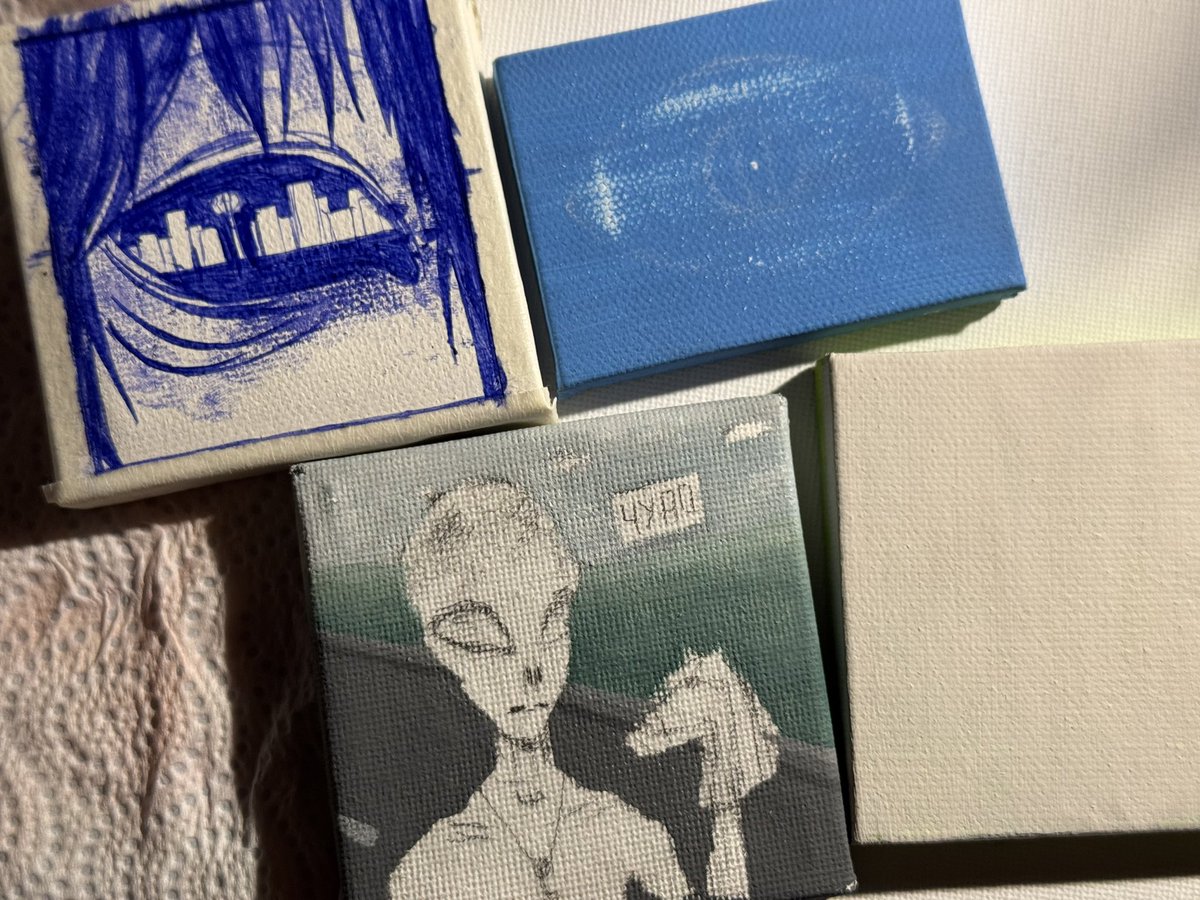 mmarzipann_'s tweet photo. these are my old ones. they're probably about 4 yo... I should finish them. https://t.co/8v7L3nxRXe