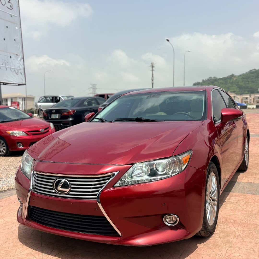 Psaater's tweet photo. BELGIUM STANDARD 2014 LEXUS ES350 GOING FOR ONLY 13.5M https://t.co/hoCL0bP46p