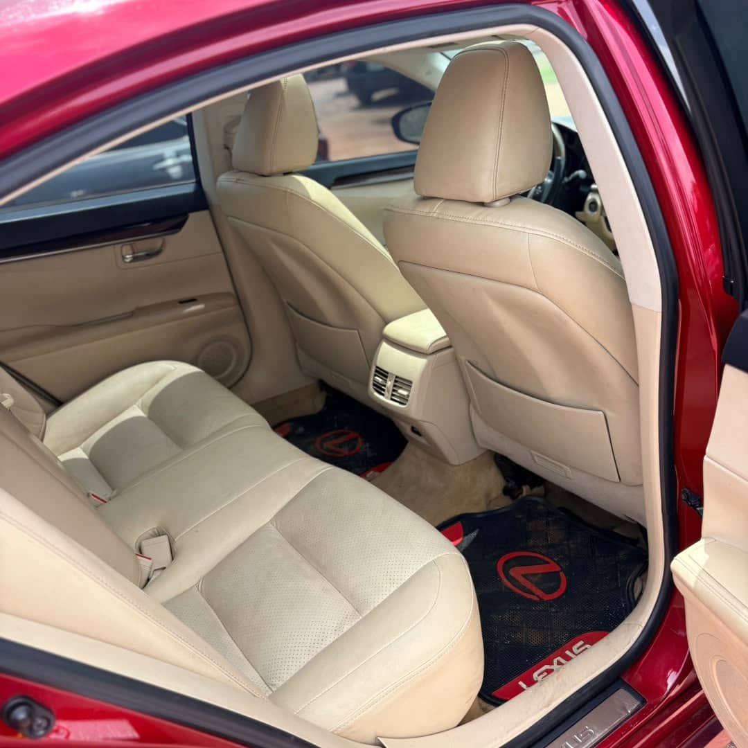 Psaater's tweet photo. BELGIUM STANDARD 2014 LEXUS ES350 GOING FOR ONLY 13.5M https://t.co/hoCL0bP46p